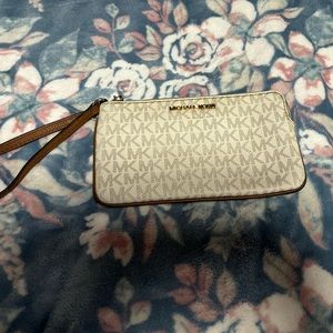 micheal kors tan and gold wristlet